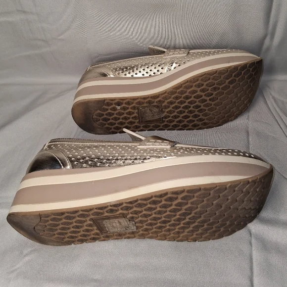 Dolce Vita Metallic Gold Platform Penny Loafers - Picture 7 of 8